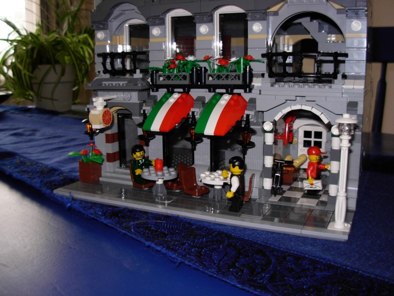 lego_modular_pizzeria_moc_25.jpg