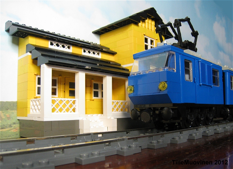 station_blue7725_2.jpg