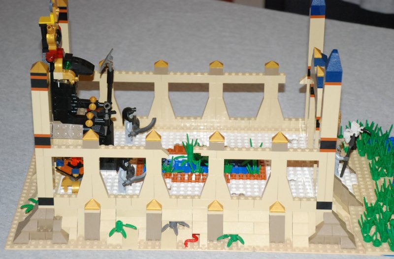 lego_-_crocodilopolis_01.jpg