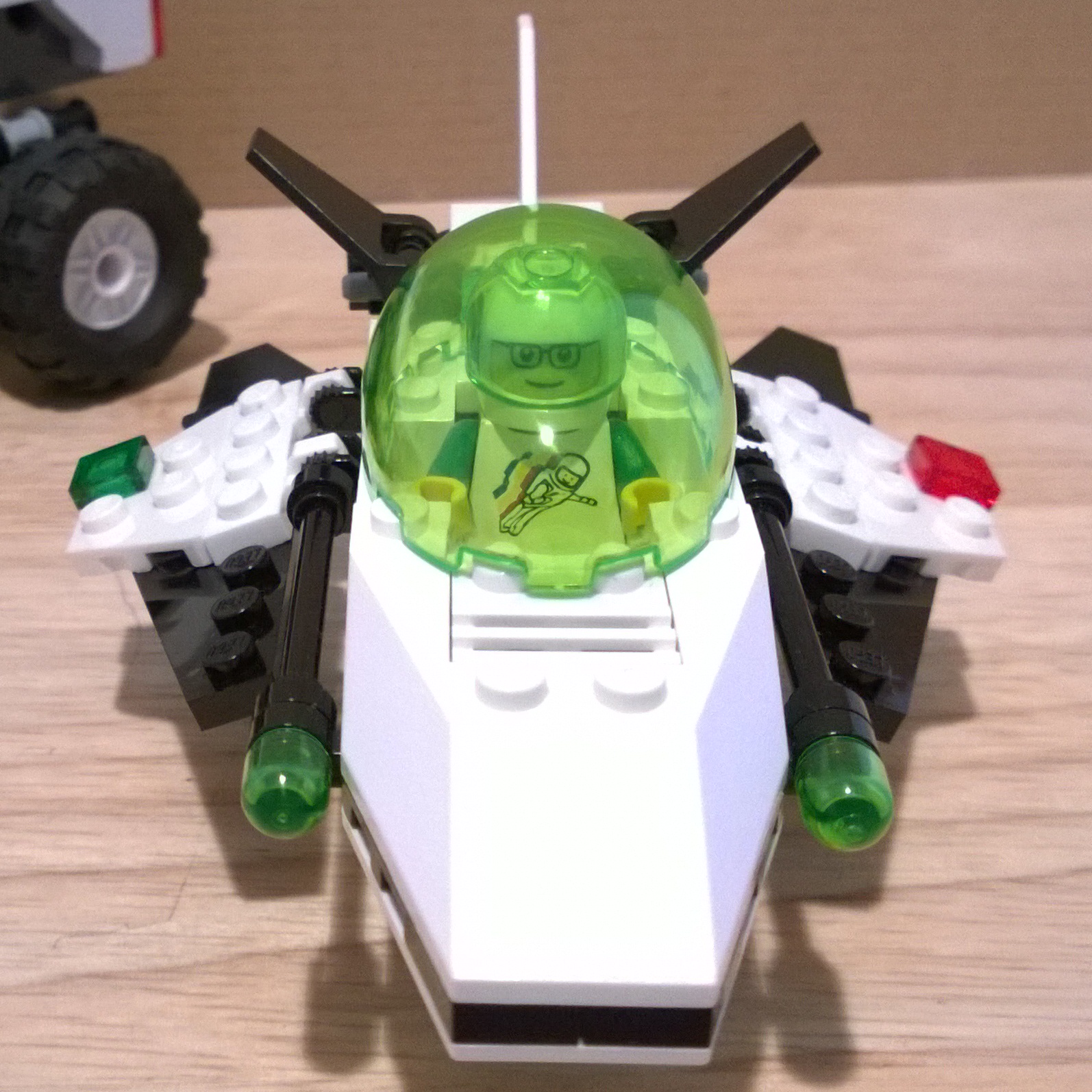 mx2-xxe-08-shuttle-front.jpg