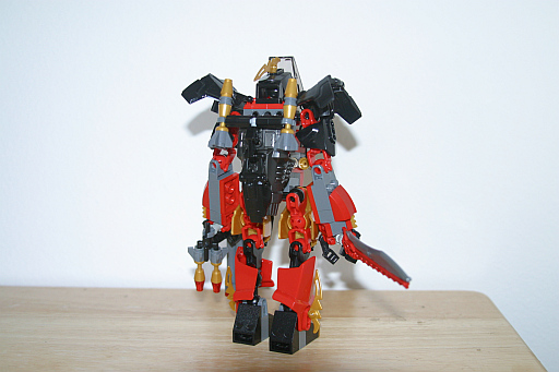 s_04_back_rocket_pack_retracted.jpg