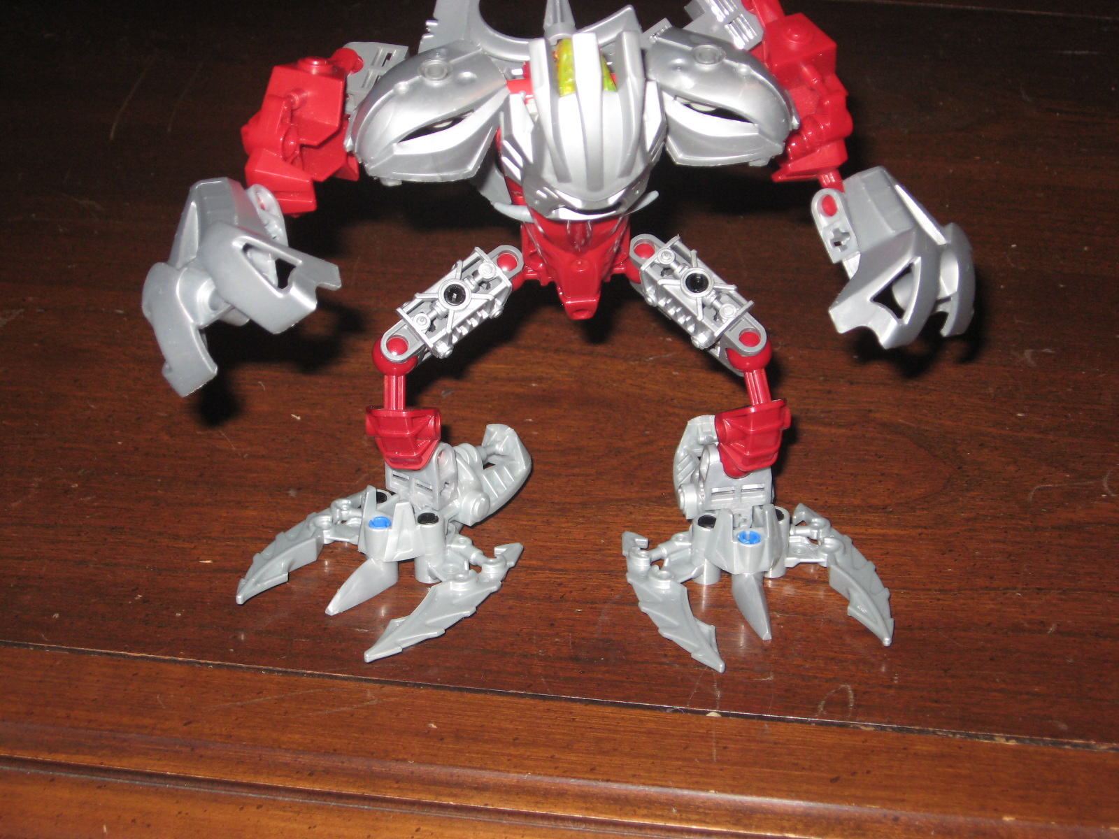 self_moc_matoran_005.jpg