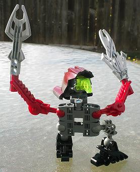 ta-matoran_horakhty_rear.jpg