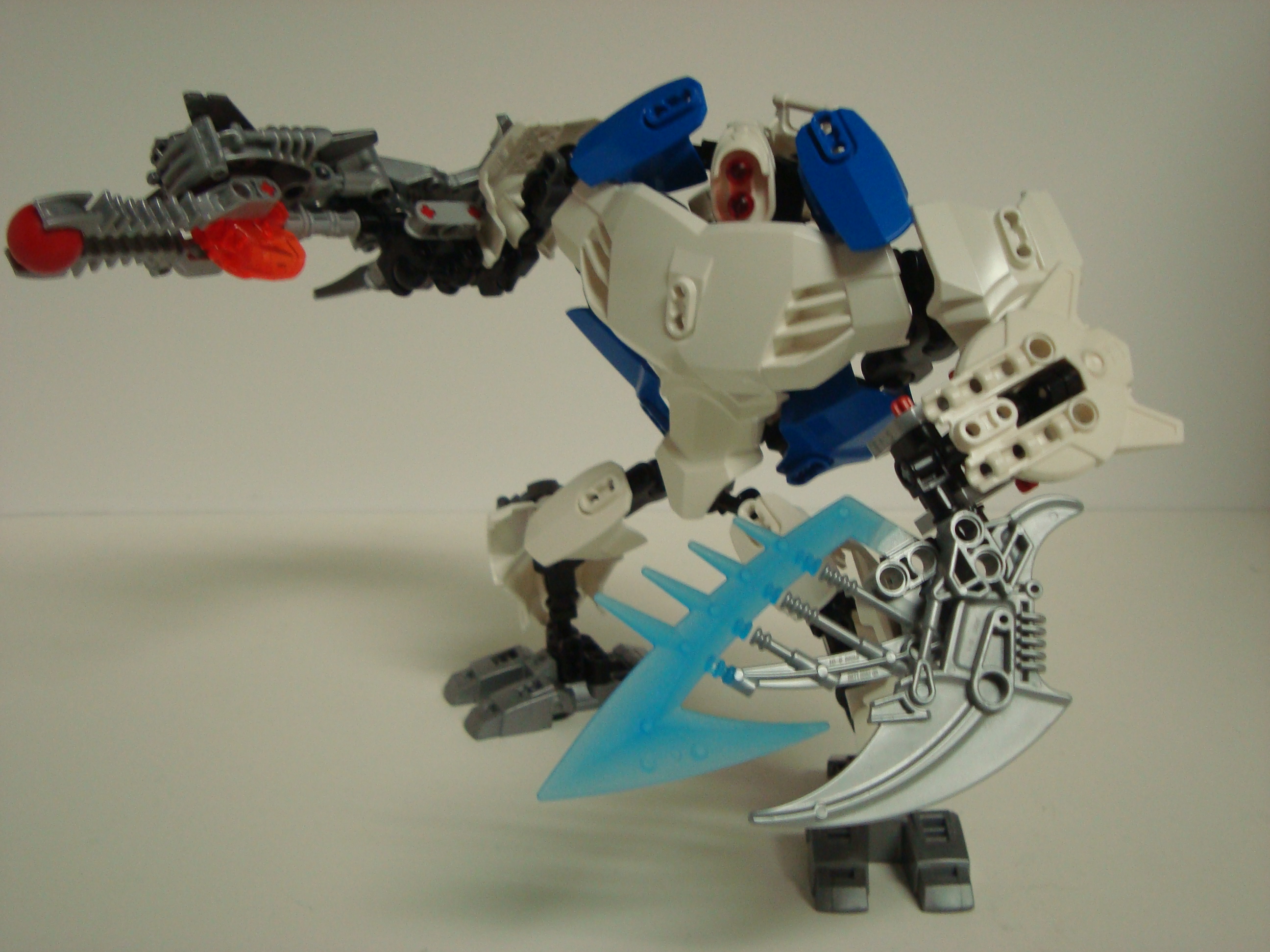 demon_white_001.jpg