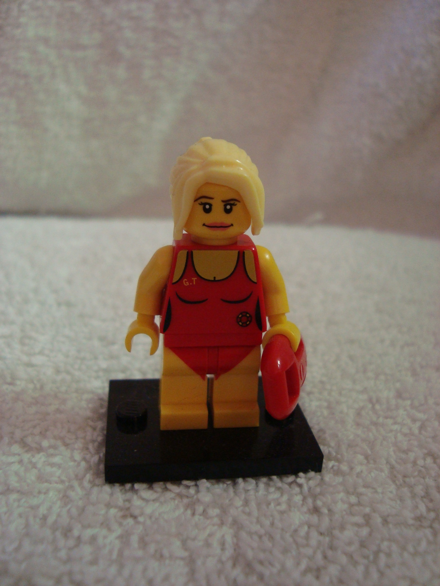 lego_minifigures_lifeguard.jpg