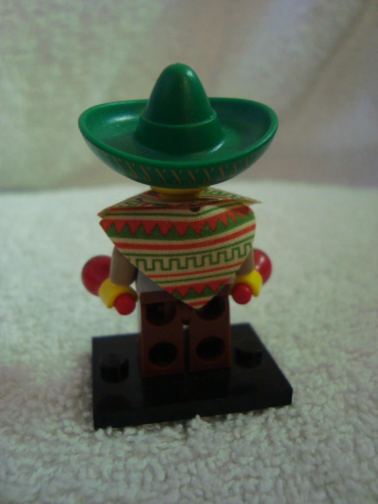 lego_minifigures_maraca_man_002.jpg