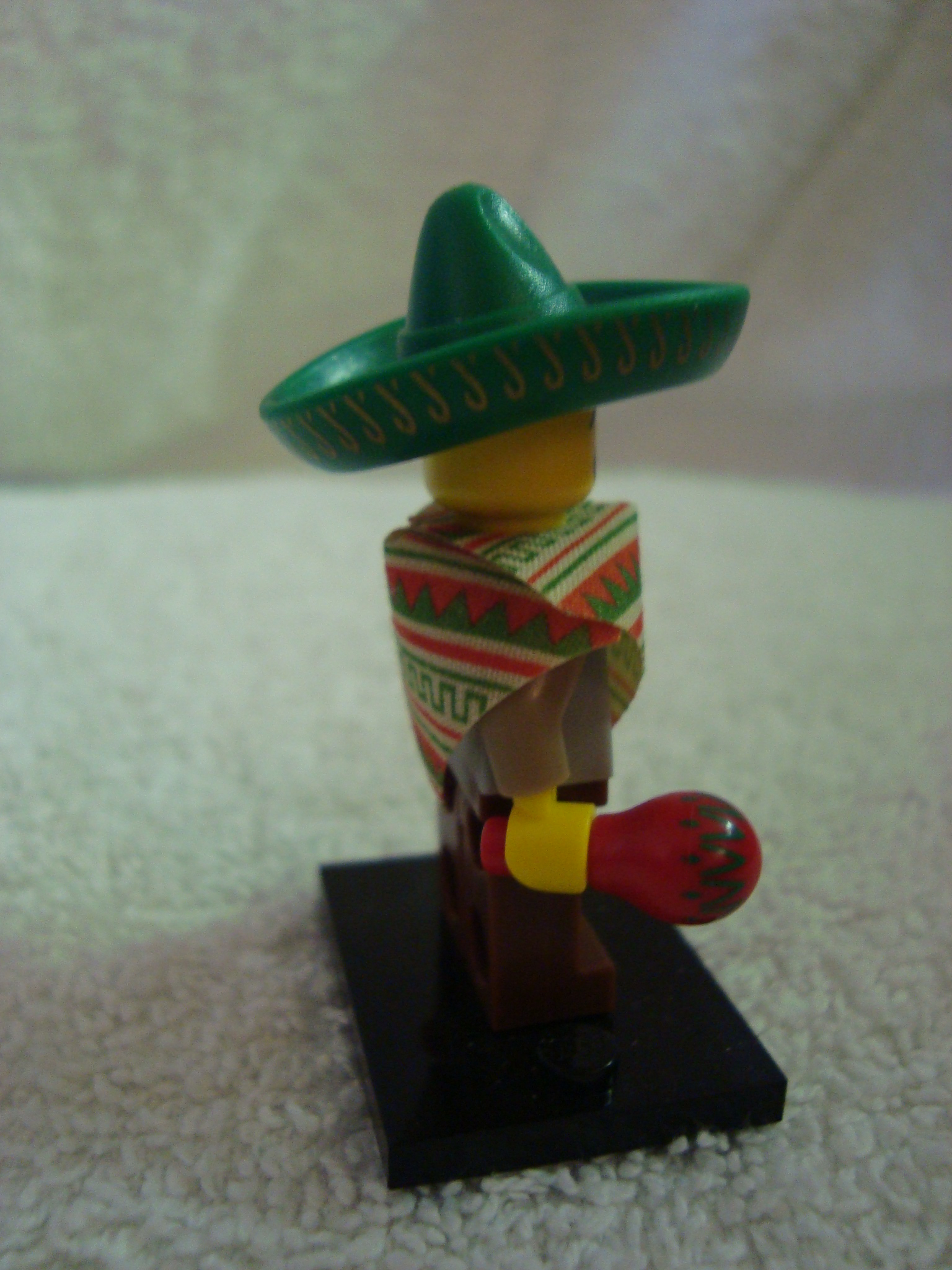 lego_minifigures_maraca_man_003.jpg