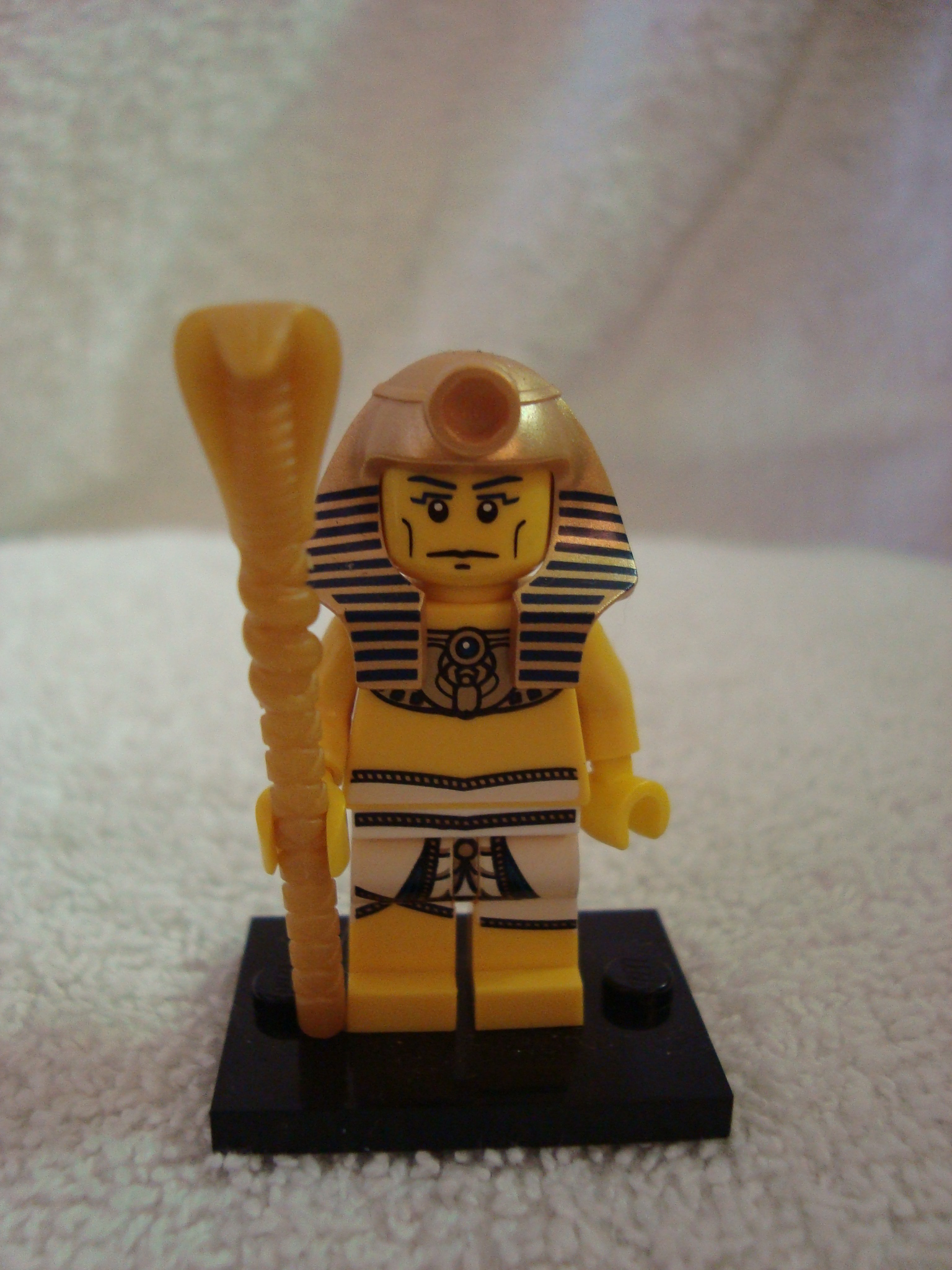 lego_minifigures_pharaoh.jpg