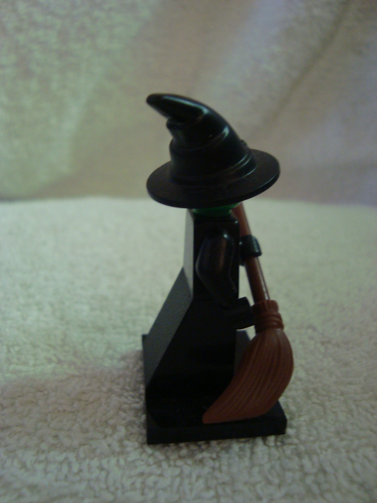 lego_minifigures_witch_003.jpg