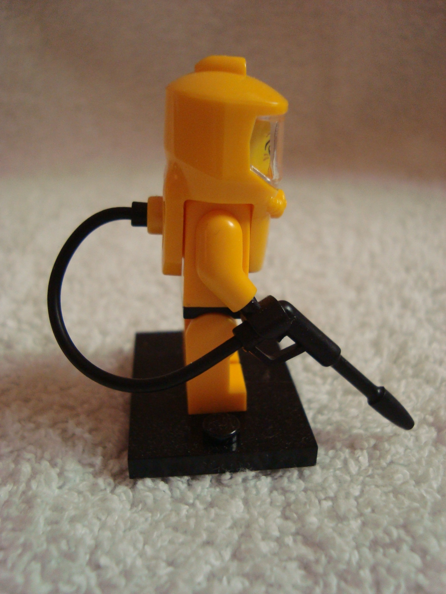 lego_minifigures4_hazmat_003.jpg