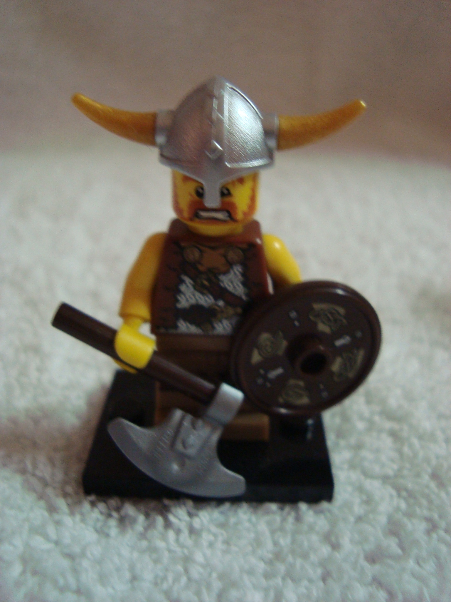 lego_minifigures4_viking_001.jpg