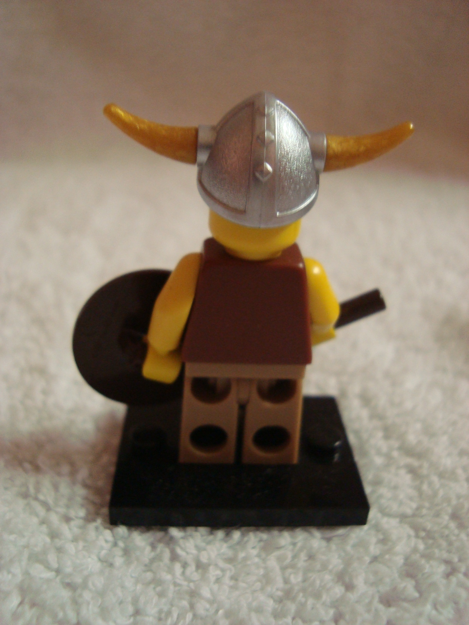lego_minifigures4_viking_003.jpg