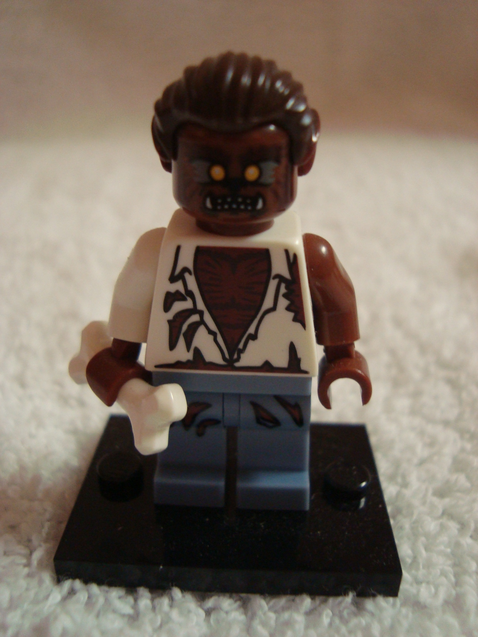 lego_minifigures4_werewolf_001.jpg