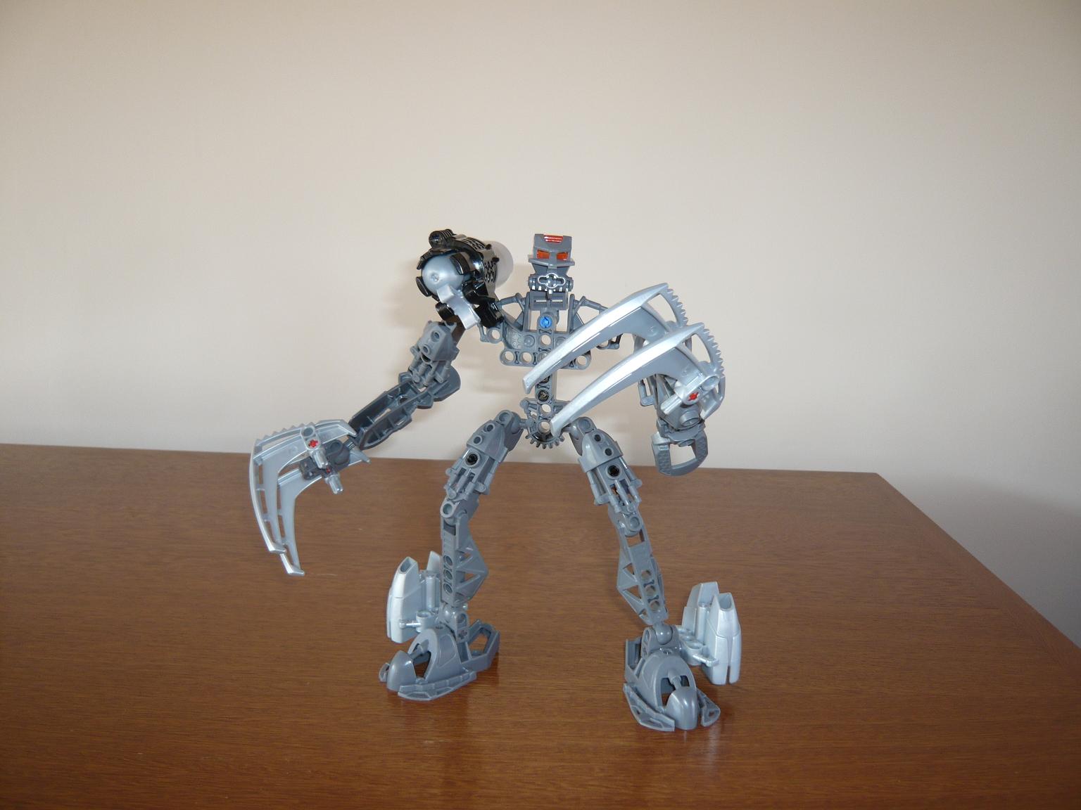gray_bionicle.jpg