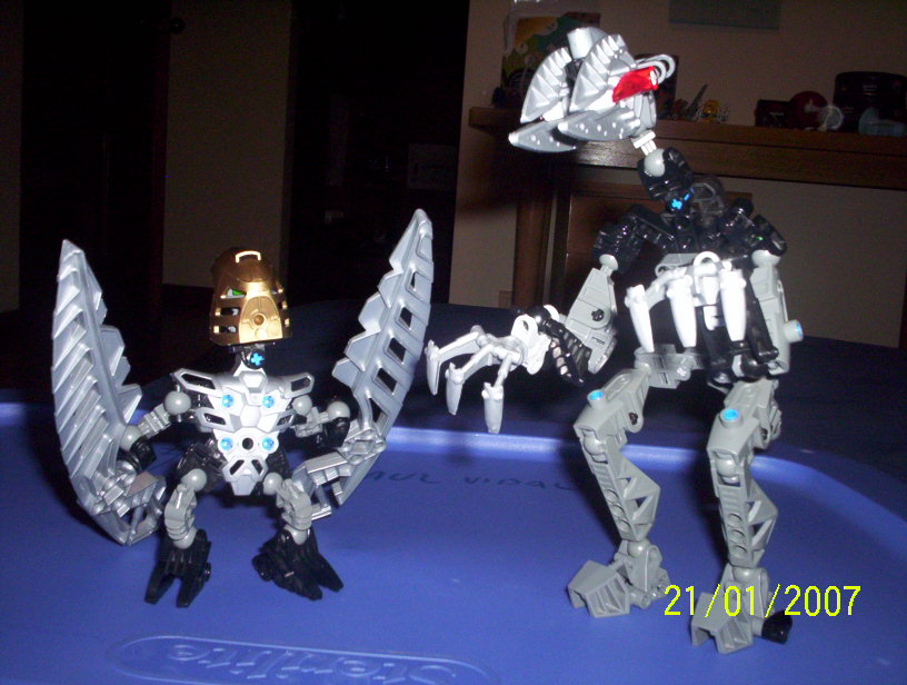 matoran_lhikan_and_mini_kikhanalo.jpg