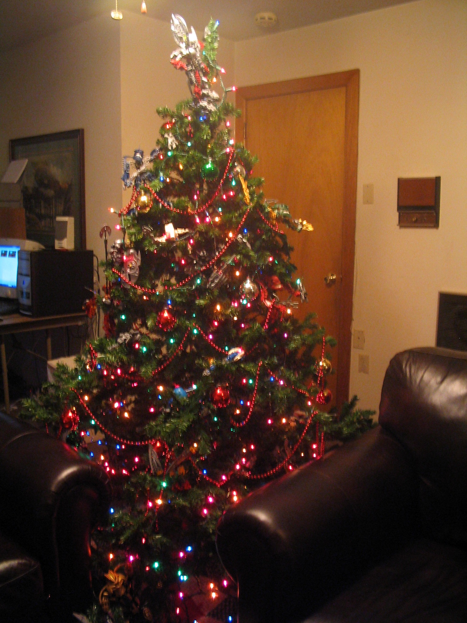 01_bionicle_x-mas_tree.jpg