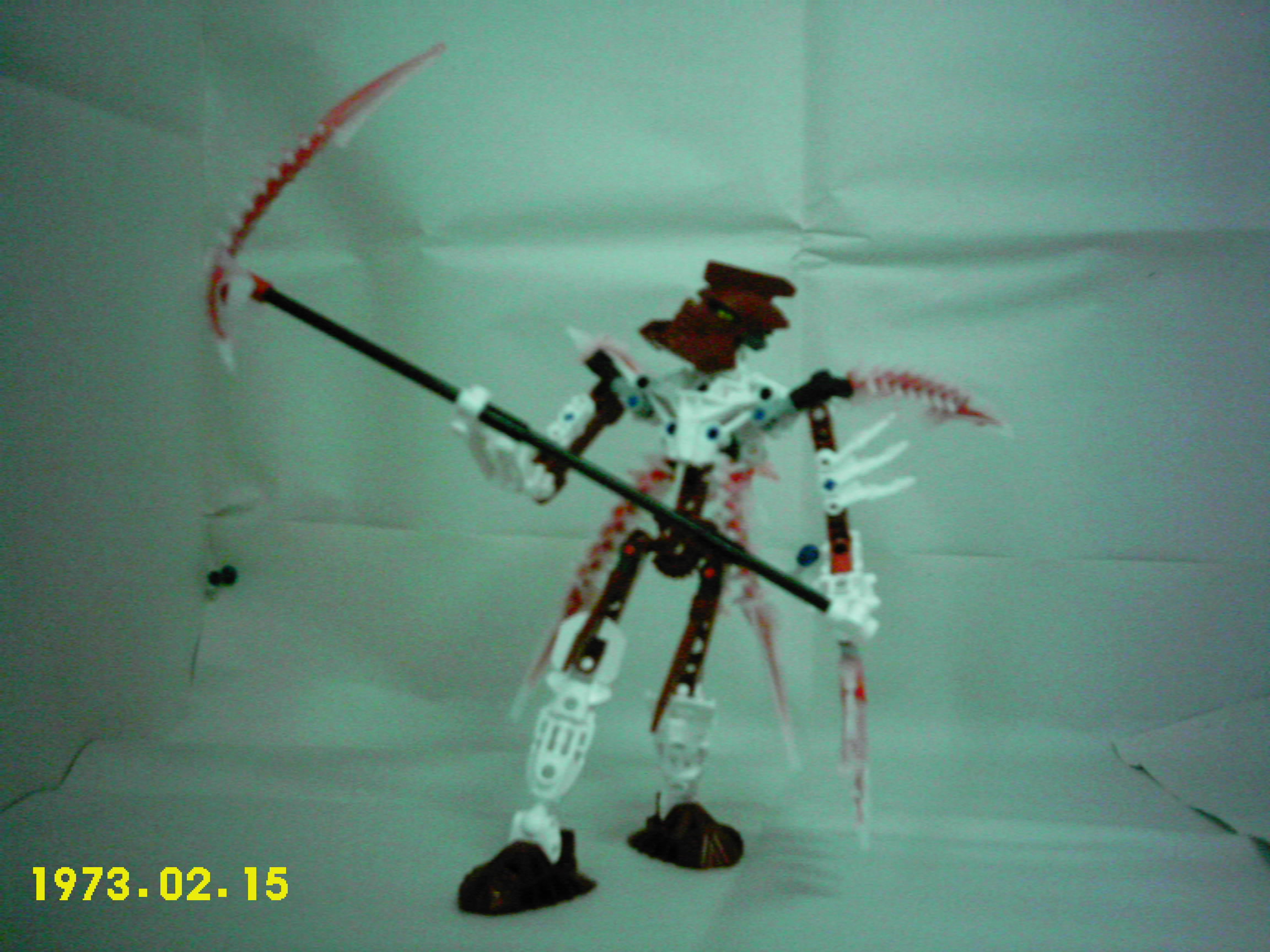 makuta_quelock_scythe.jpg