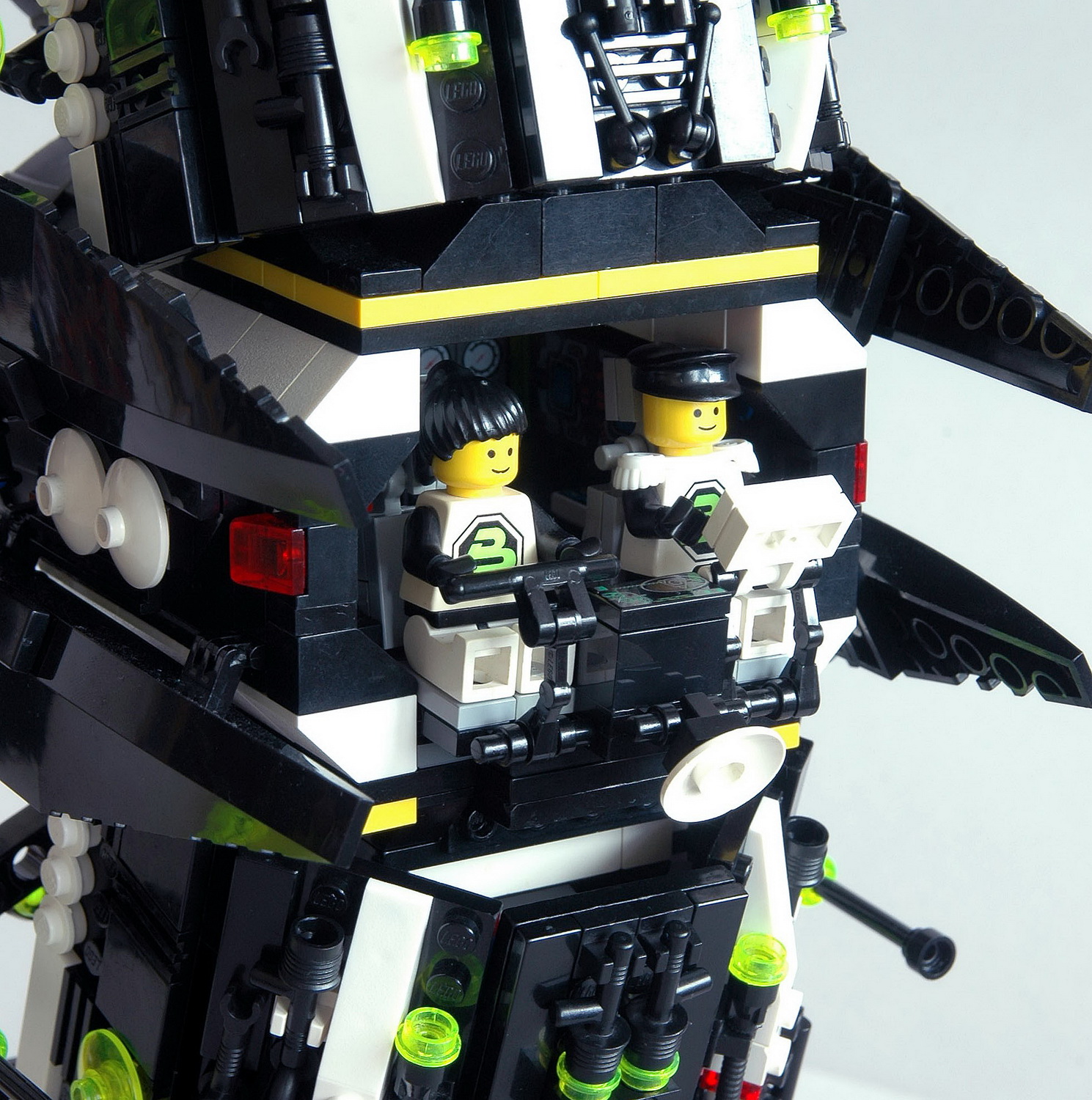 30-cockpit_resize.jpg