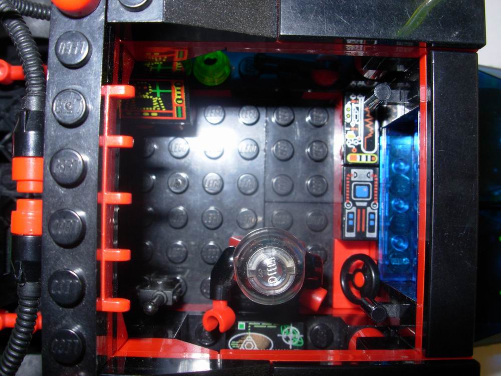11-interior.jpg