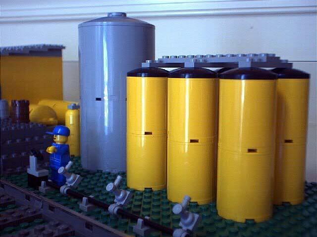 oildist05.jpg