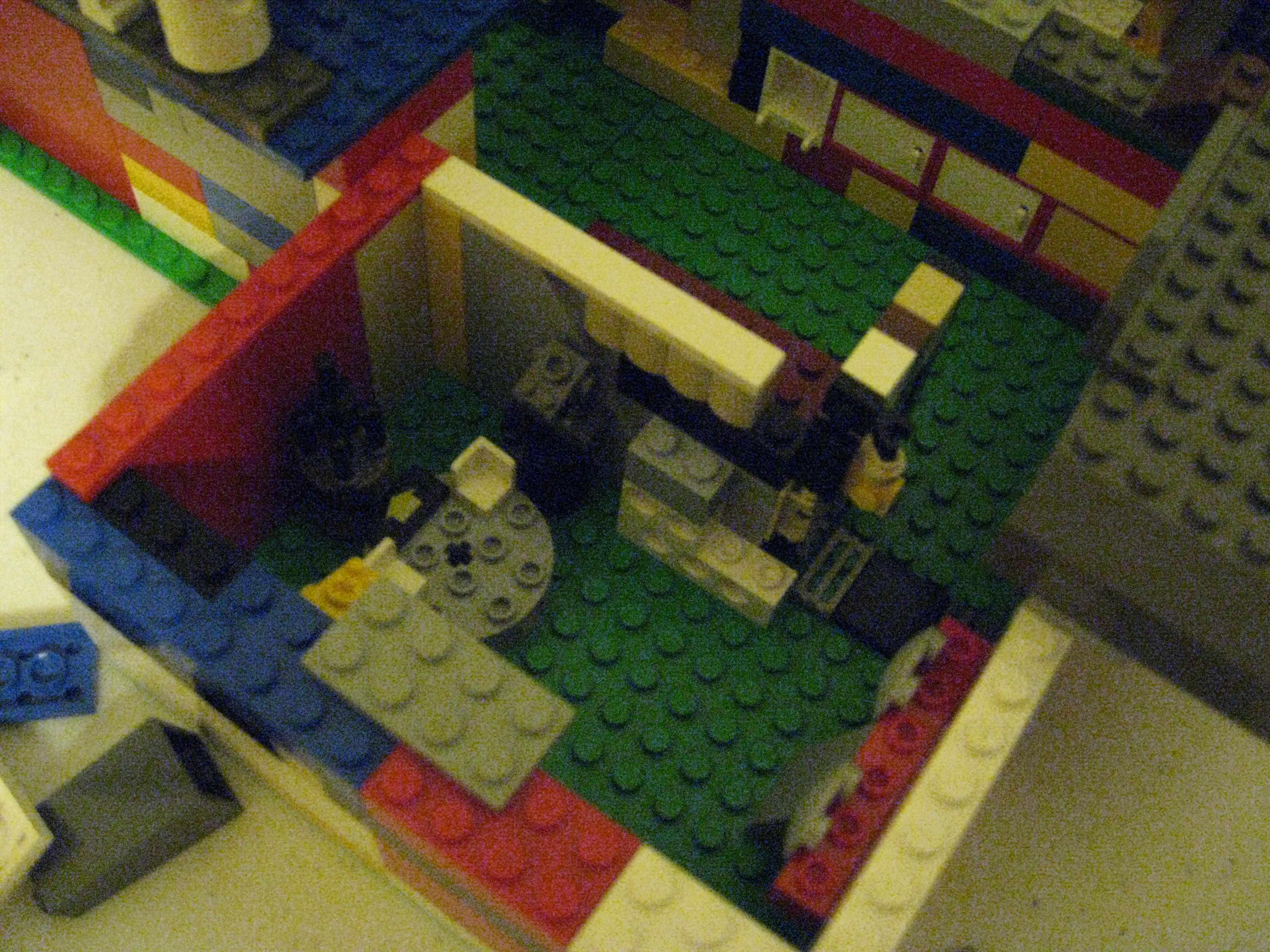 legosian_lab_002.jpg
