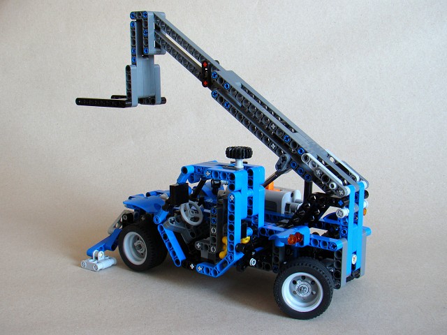 8052_model_2-4-telehandler.jpg