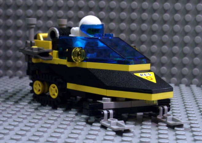 resqsnowmobile02.jpg
