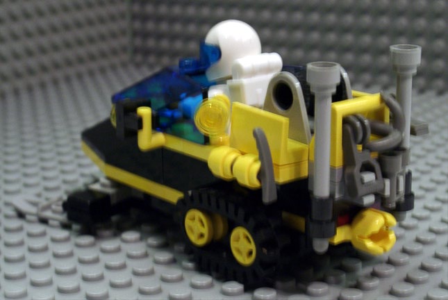 resqsnowmobile03.jpg