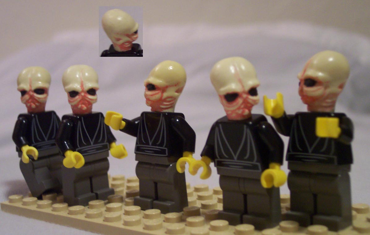 lego_cantina_aliens_small.jpg