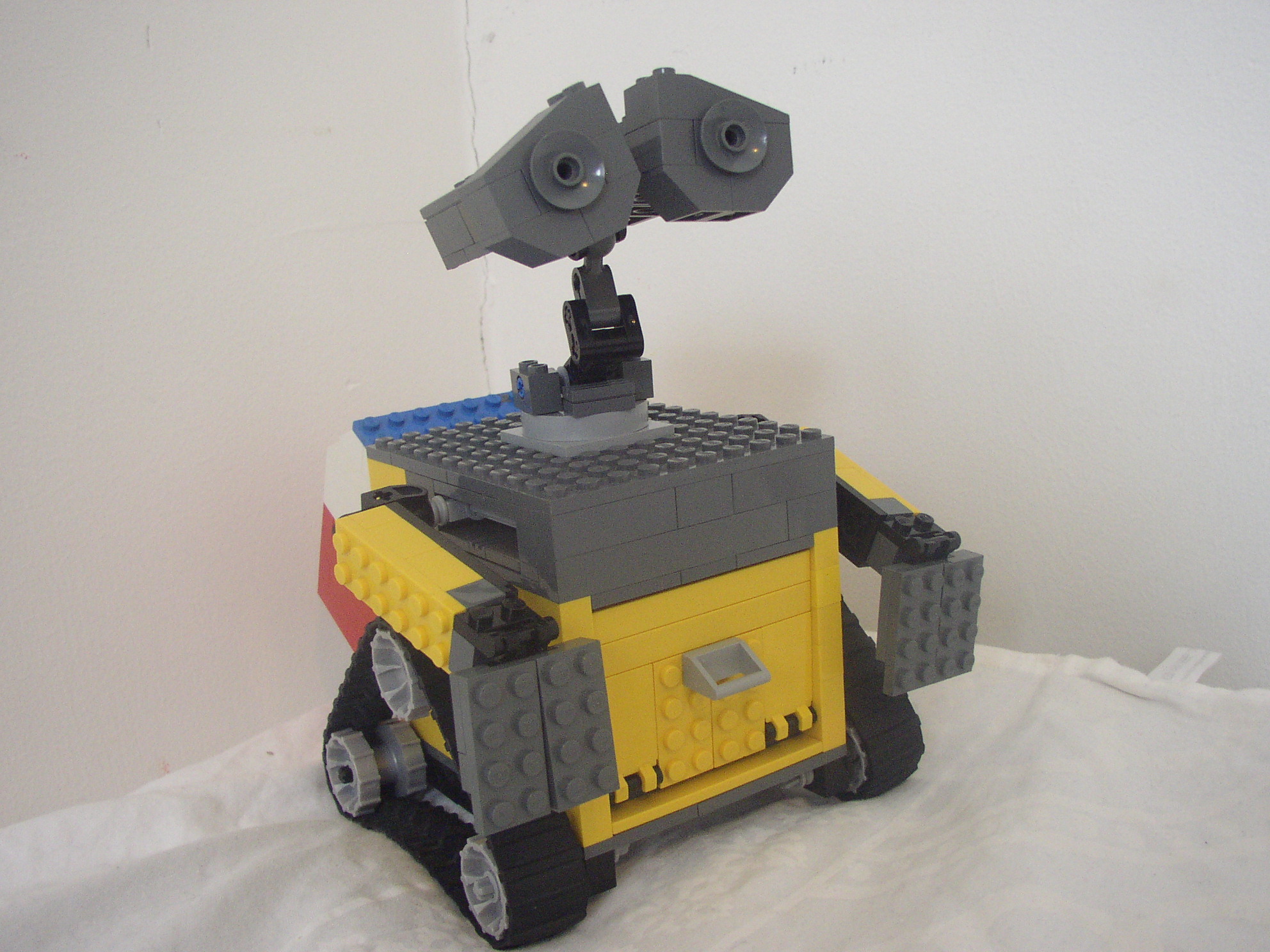 lego_wall-e_001.jpg