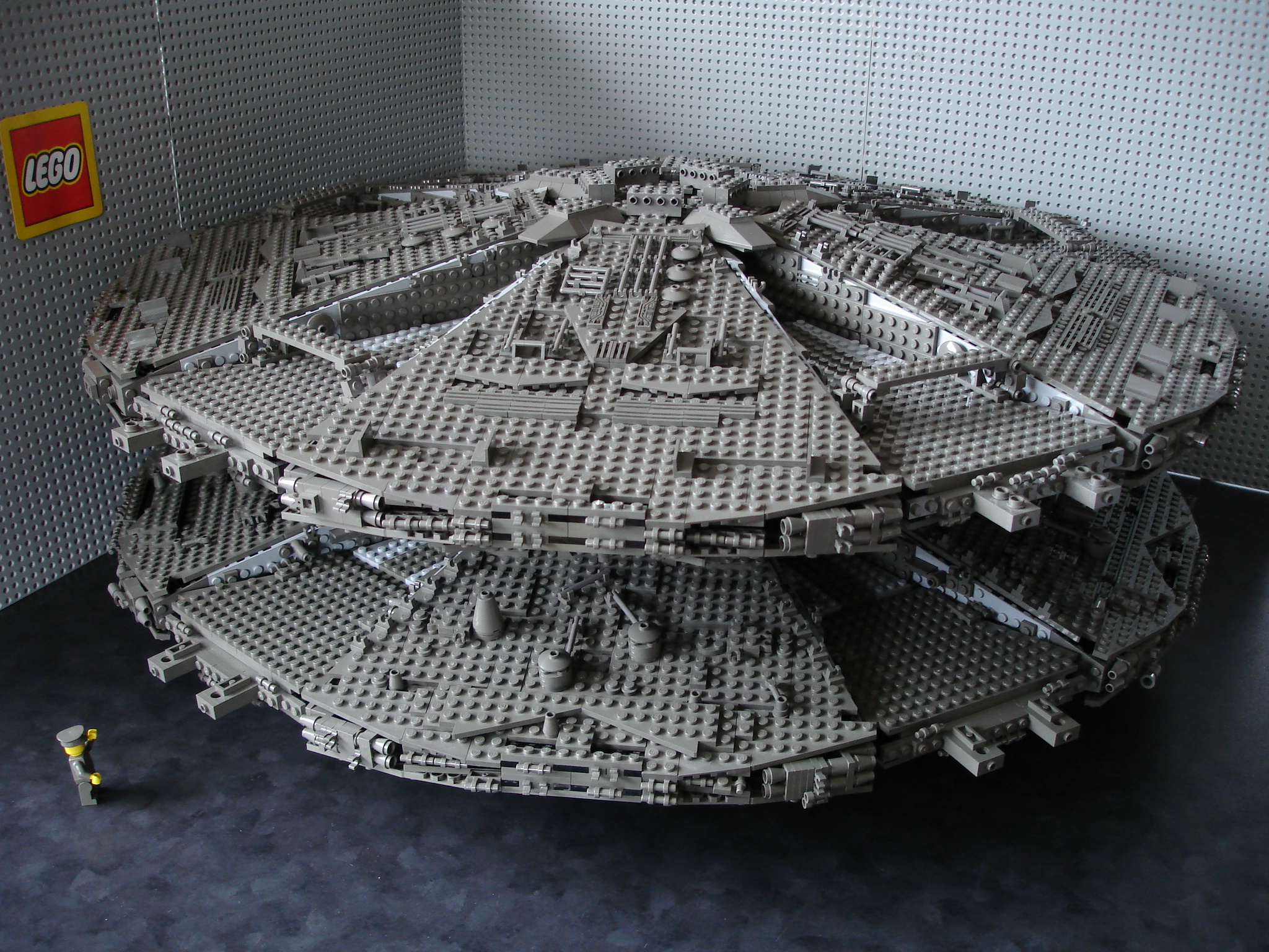 basestar2_052.jpg