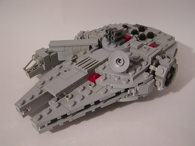 04-anh-millennium-falcon.jpg
