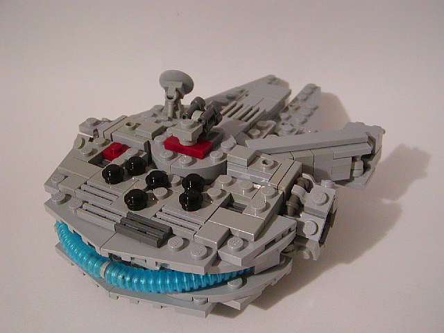 06-anh-millennium-falcon.jpg