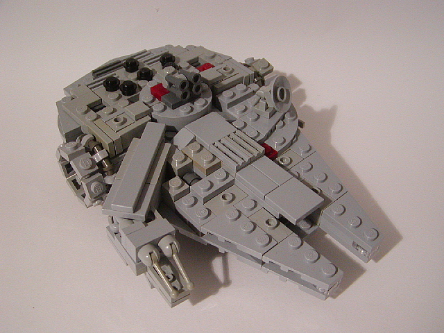 08-anh-millennium-falcon.jpg