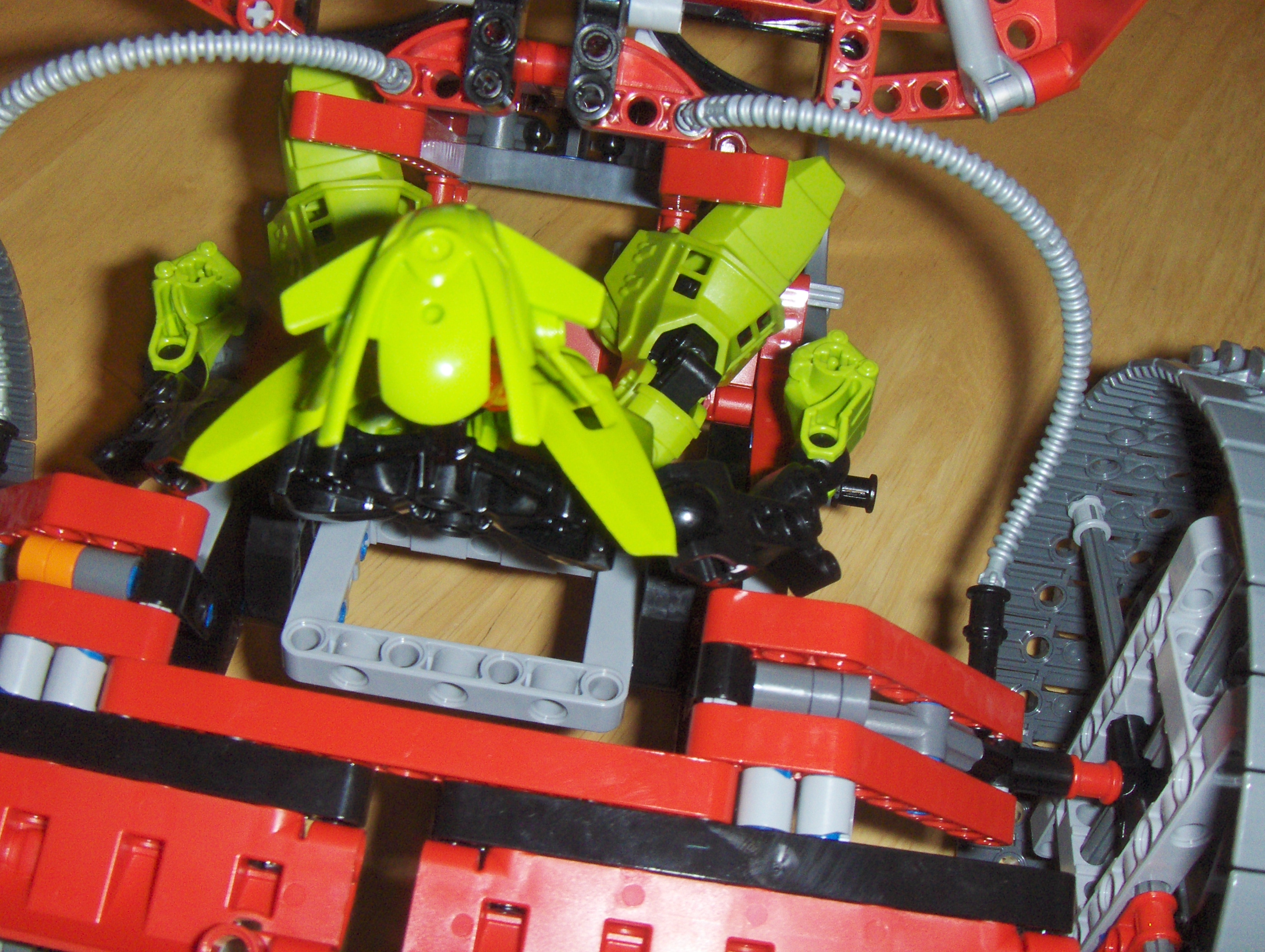 bionicle_hellfire_droid_023.jpg