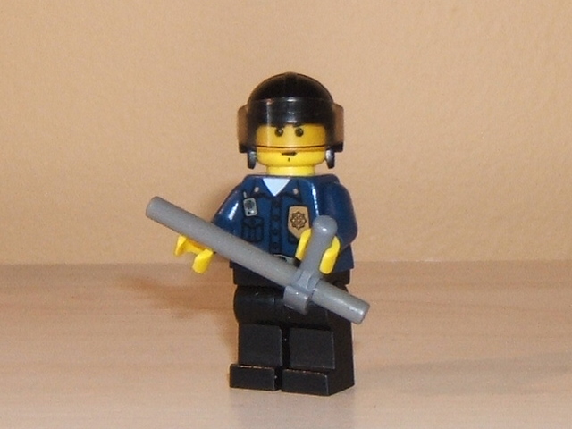 anti-riot_officer.jpg