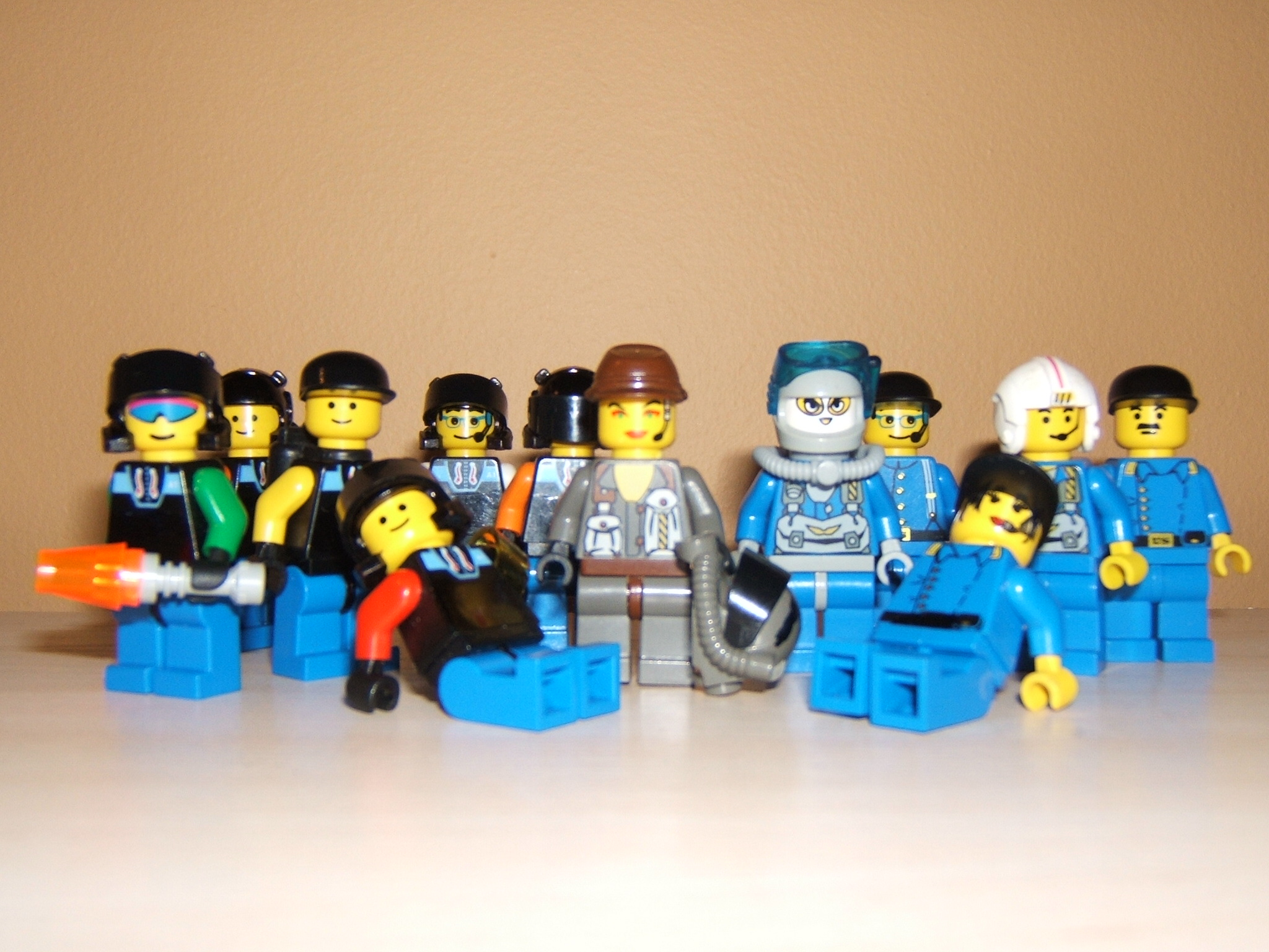 aircraft_carrier_crew.jpg