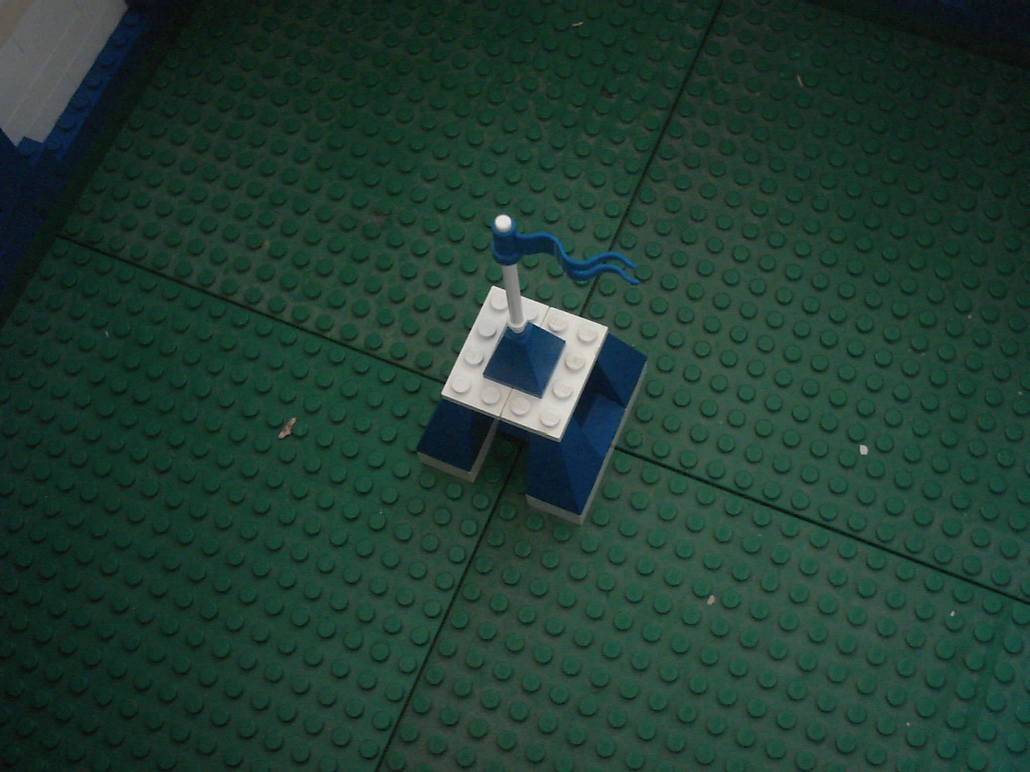 blue-white-castle-centerpiece.jpg