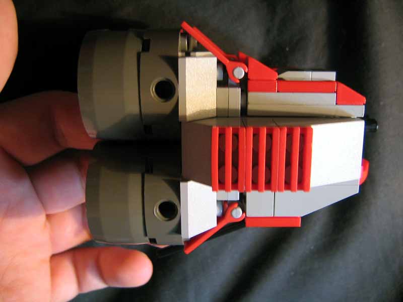 05_engine_side.jpg
