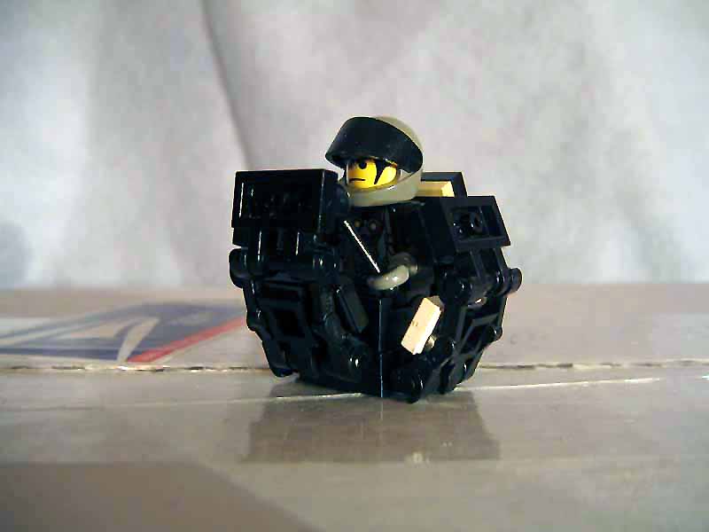 14_pilot_chair.jpg