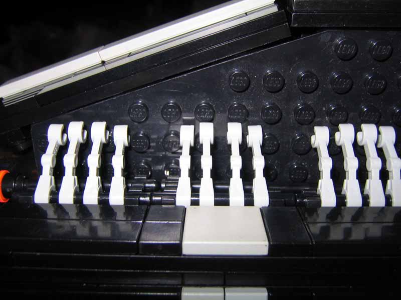 top_fin_detail2.jpg
