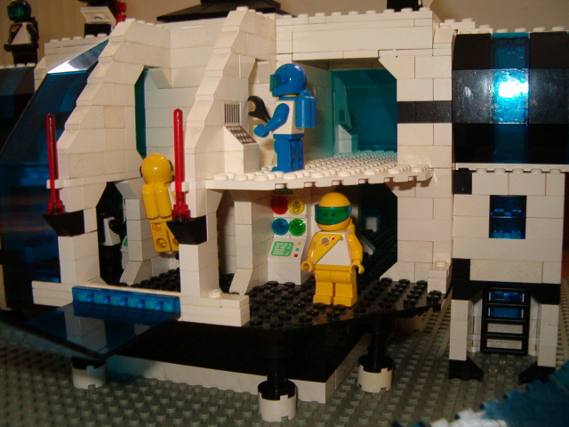 moonbasefuturon_005.jpg