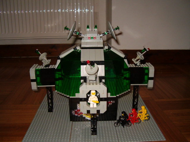 moonbasevert150508_001.jpg