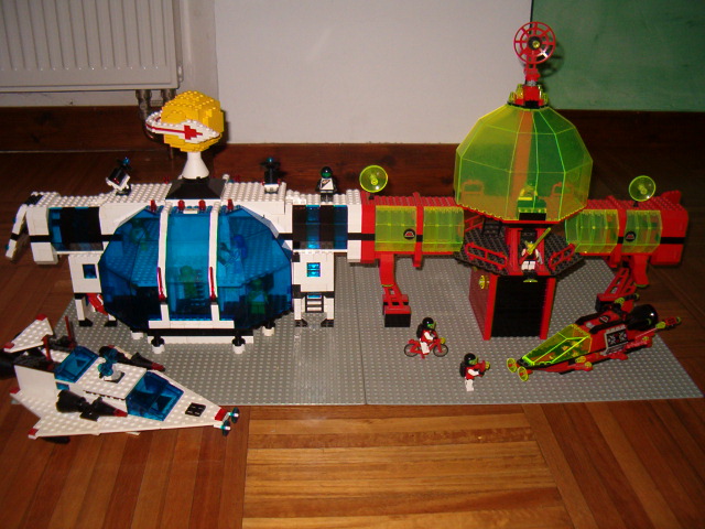 moonbasemtronfuturon_003.jpg