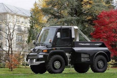 brabus_unimog_black_edition_4808e0cfde298.jpg
