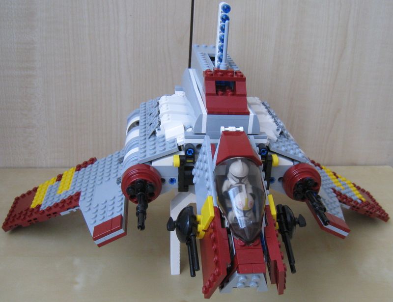 8019_-_republic_attack_shuttle_-_02.jpg