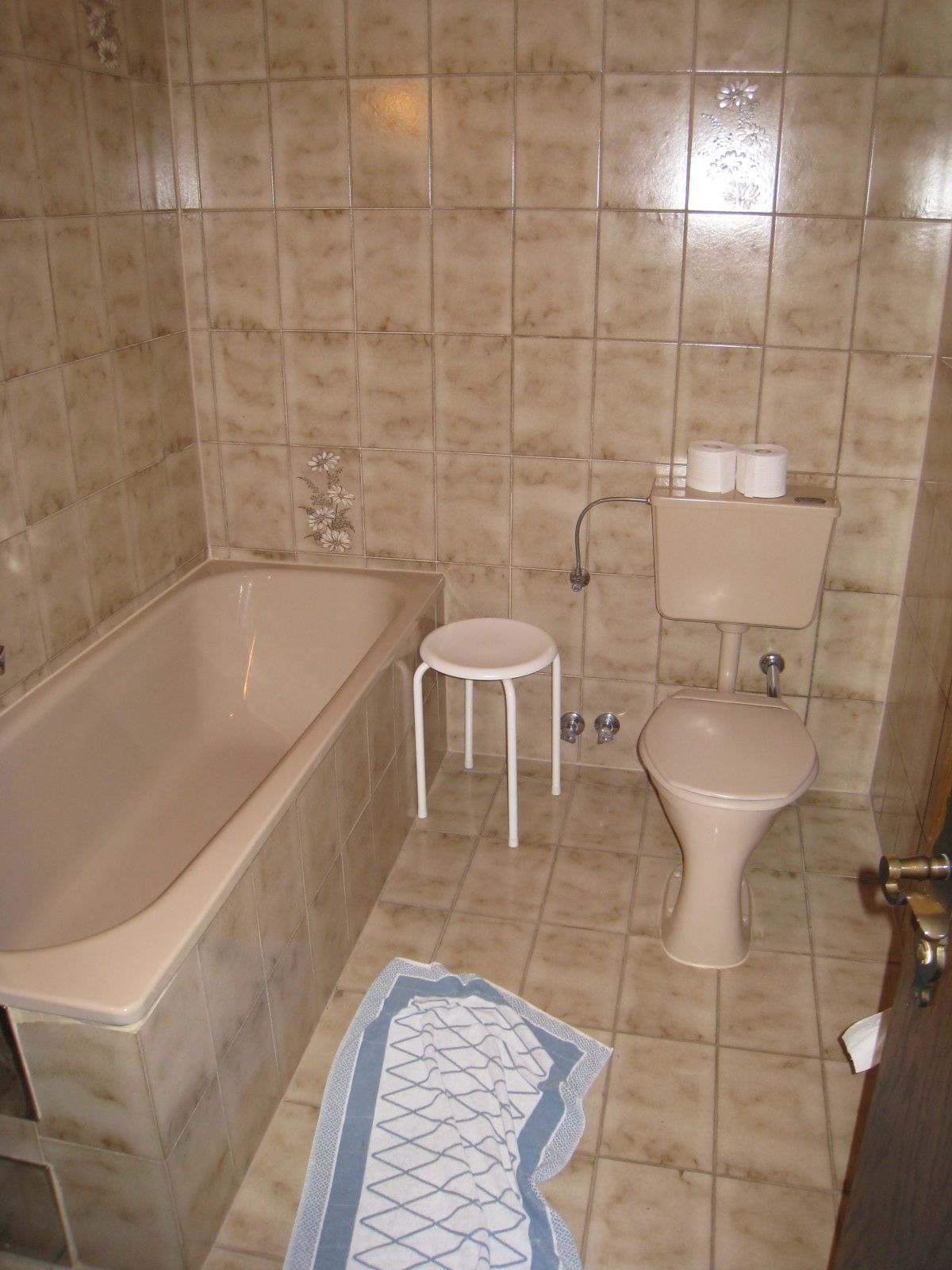 hotel_-_wc_-_bath_01.jpg