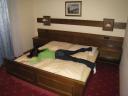hotel_-_room_01.jpg