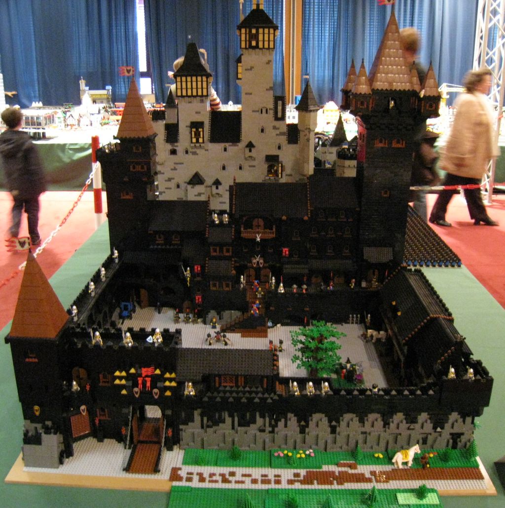 black_castle_01.jpg