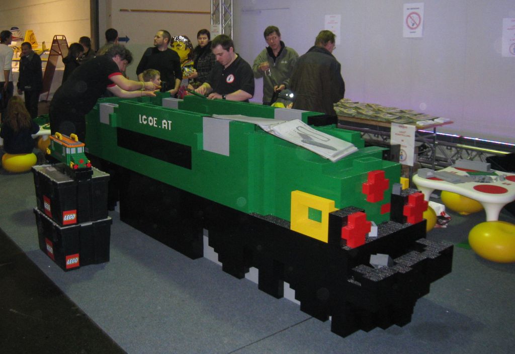 maxi_loco_building_10.jpg